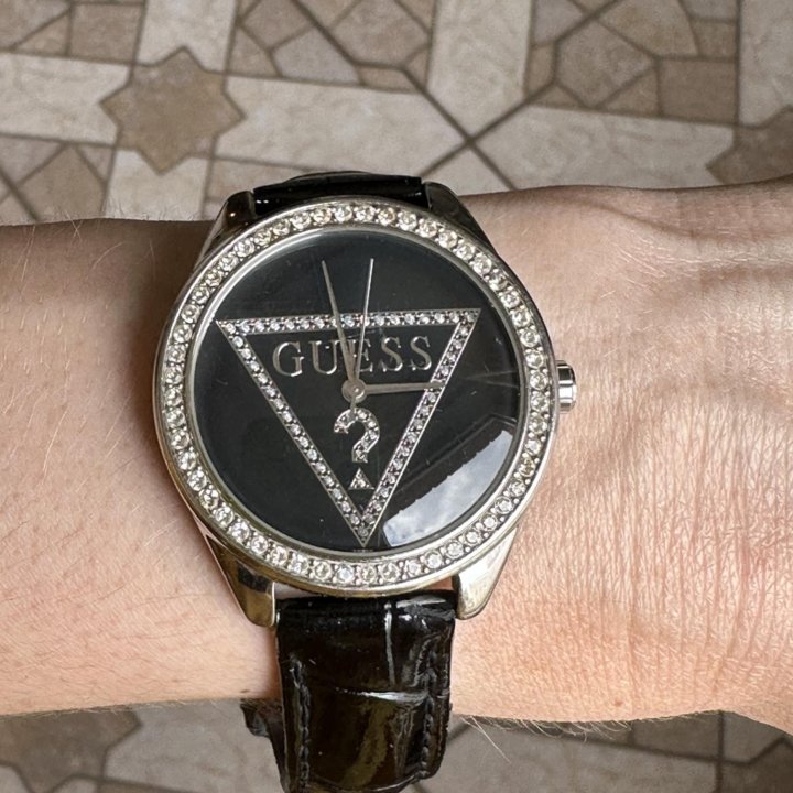 Часы Guess