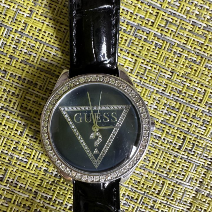 Часы Guess