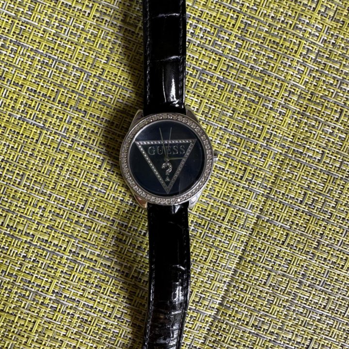 Часы Guess