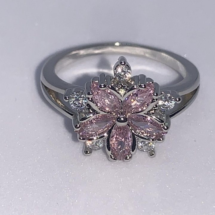 Кольцо женское