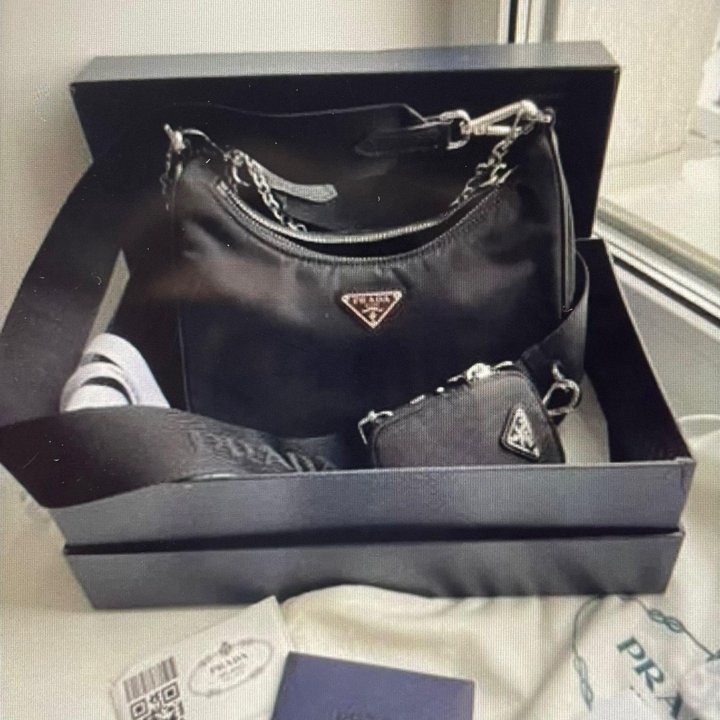 Сумка Prada re edition 2005