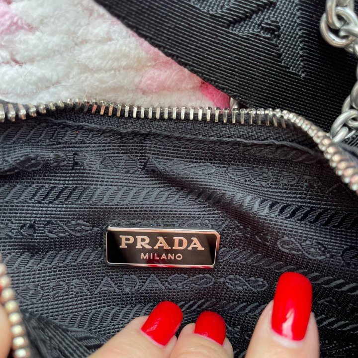 Сумка Prada re edition 2005