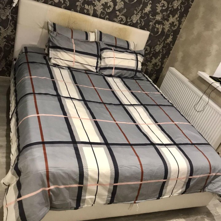 Продается кровать двухспальная