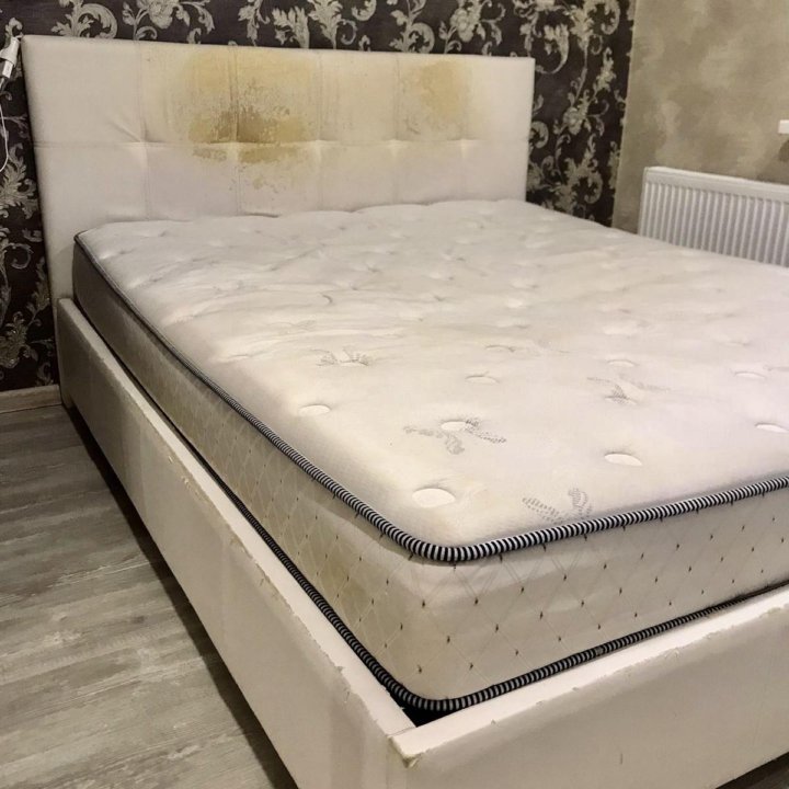 Продается кровать двухспальная