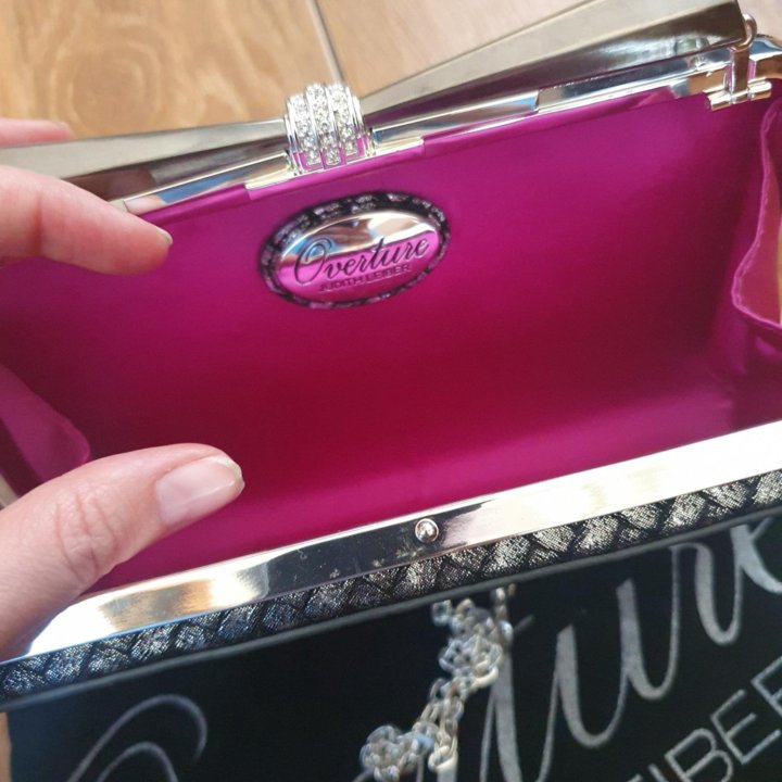 Judith leiber клатч