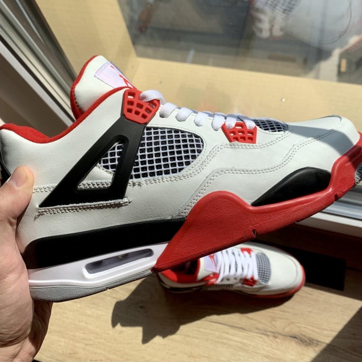 Кроссовки Nike Air Jordan 4