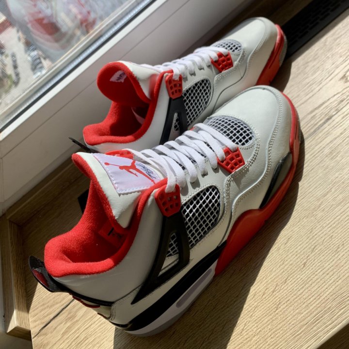 Кроссовки Nike Air Jordan 4