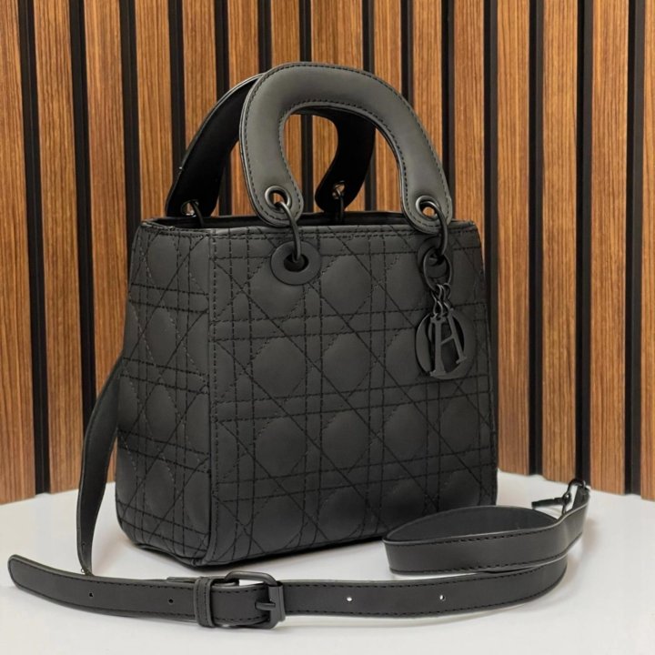 Сумки Dior