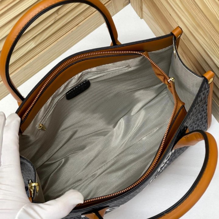 Сумки-шопер Michael Kors