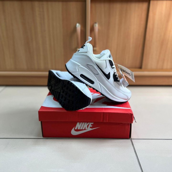 Kpoccoвки Nike Air Max 90