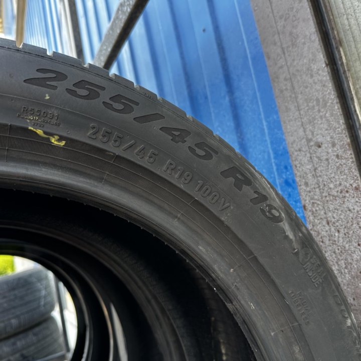 Комплект бу летних шин 255/45/19 Pirelli Scorpion