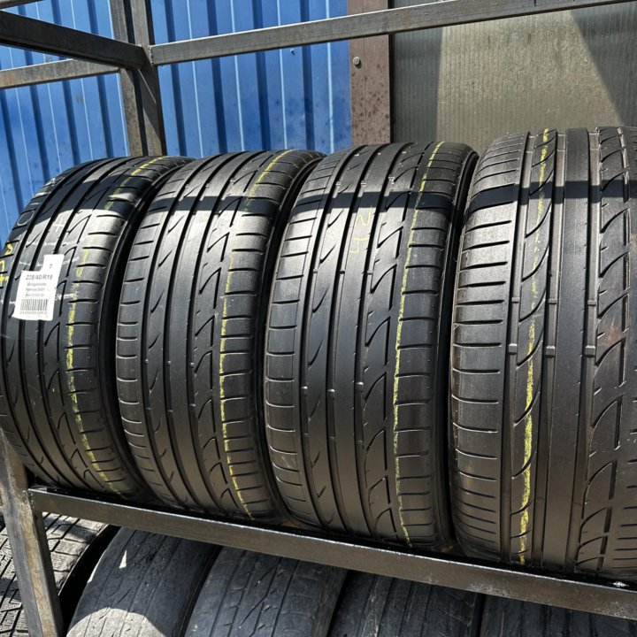 Комплект бу летних шин 235/40/19 Bridgestone S001