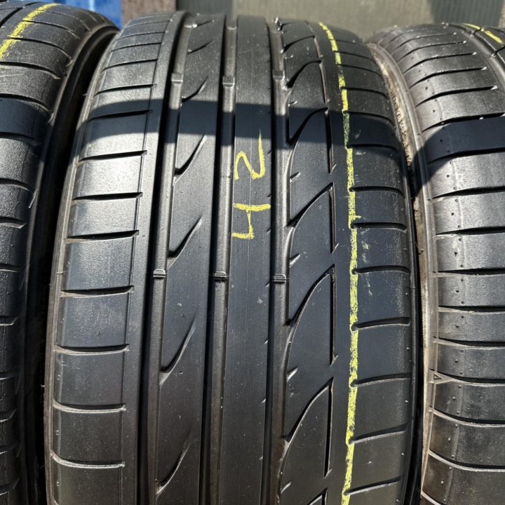 Комплект бу летних шин 235/40/19 Bridgestone S001