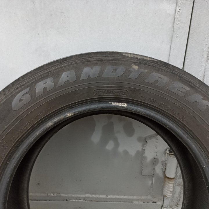 Летние шины Dunlop Grandtrek ST30