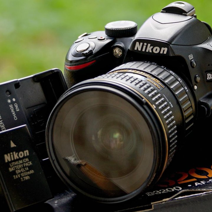 Nikon D3200(24Мп) Kit18-55vr в упаковке