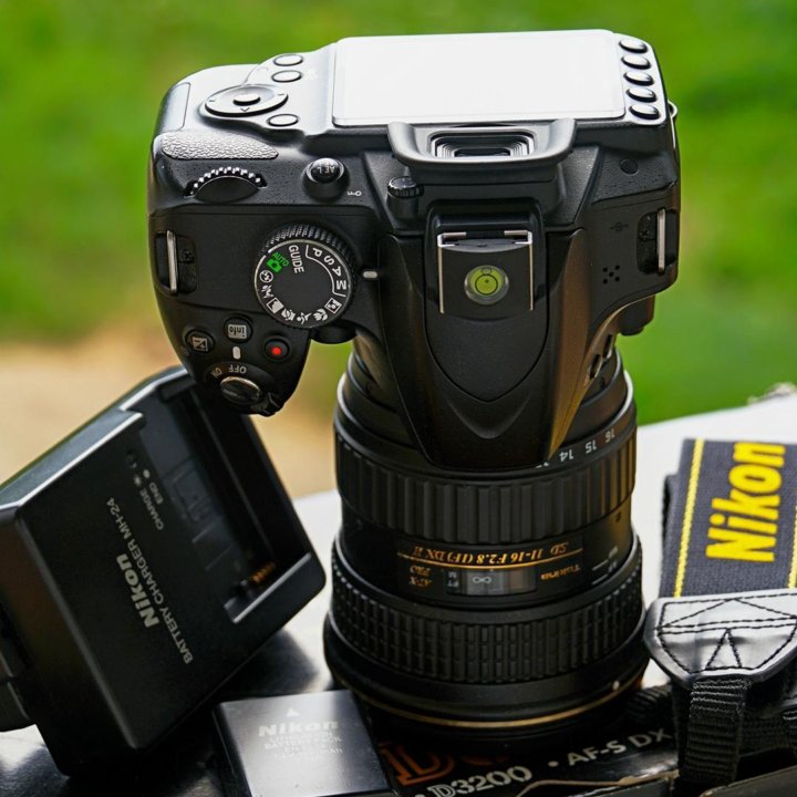 Nikon D3200(24Мп) Kit18-55vr в упаковке