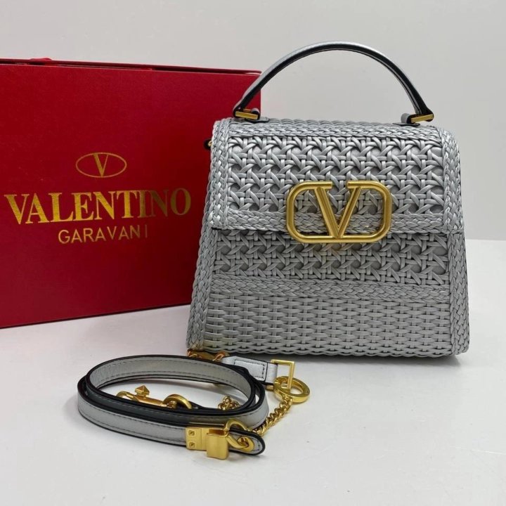 Сумки Valentino