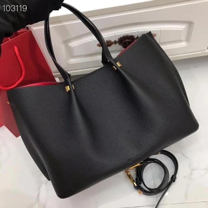 Сумки Valentino