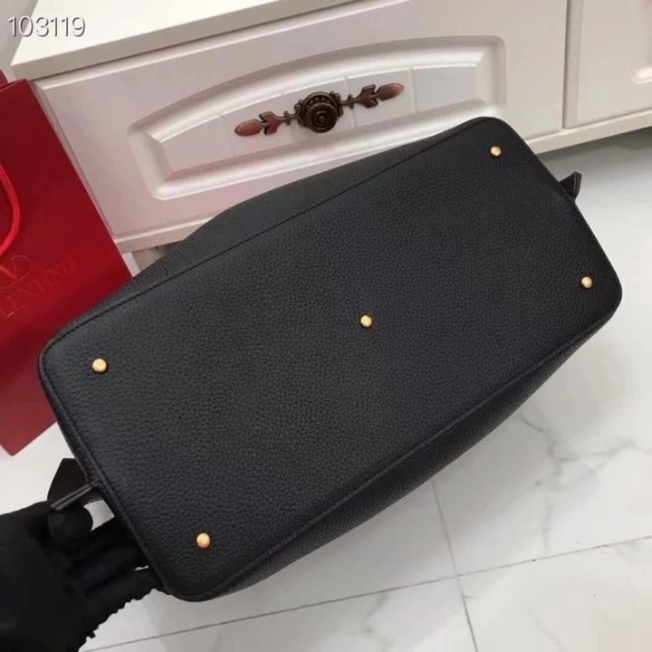 Сумки Valentino