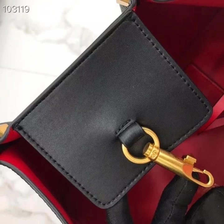 Сумки Valentino