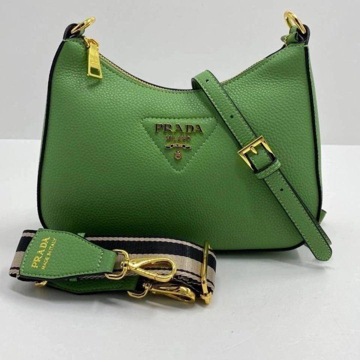 Сумки Prada