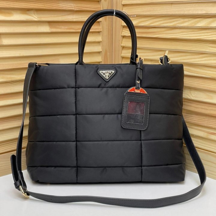 Сумки Prada