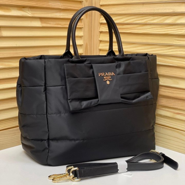 Сумки Prada