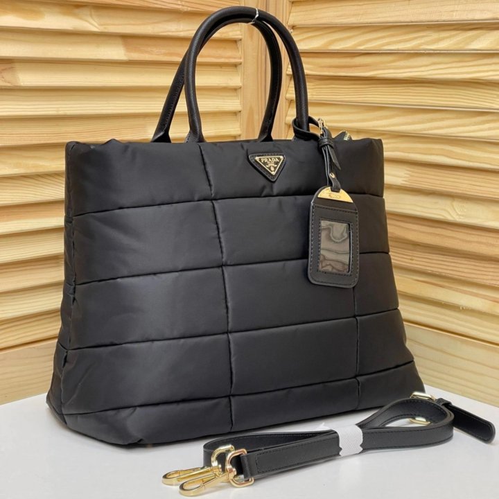 Сумки Prada