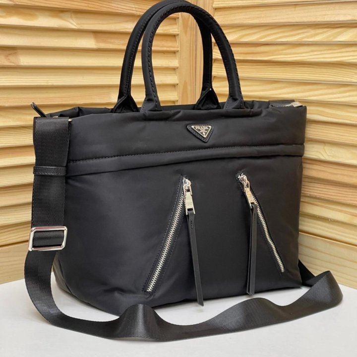 Сумки Prada