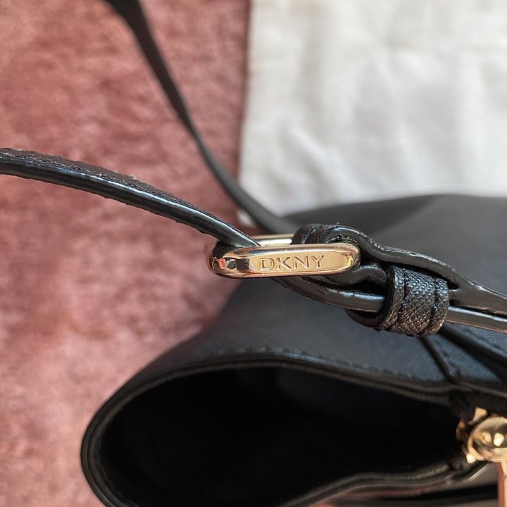 Сумка DKNY