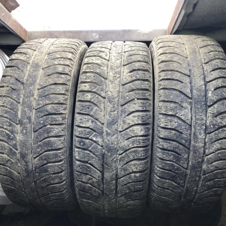 205/55 R16 шины зимние Бридстоун 4шт