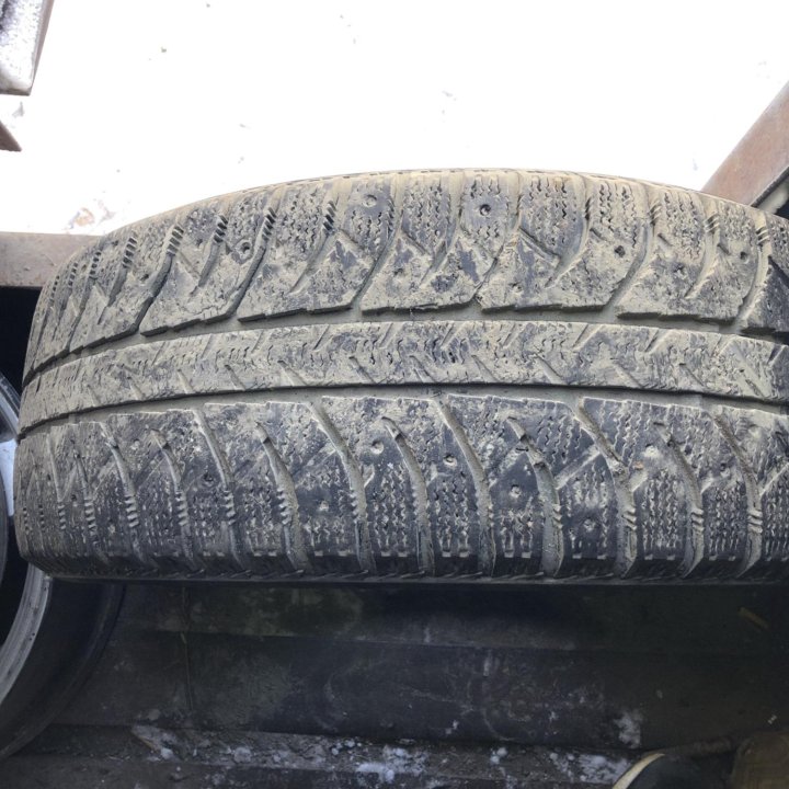 205/55 R16 шины зимние Бридстоун 4шт