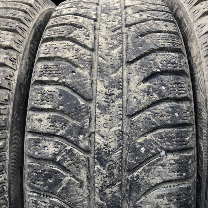 205/55 R16 шины зимние Бридстоун 4шт