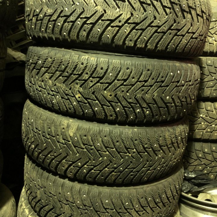 185/65 R15 шины зимние Нокиан 4шт