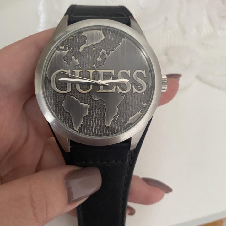 Часы наручные Guess