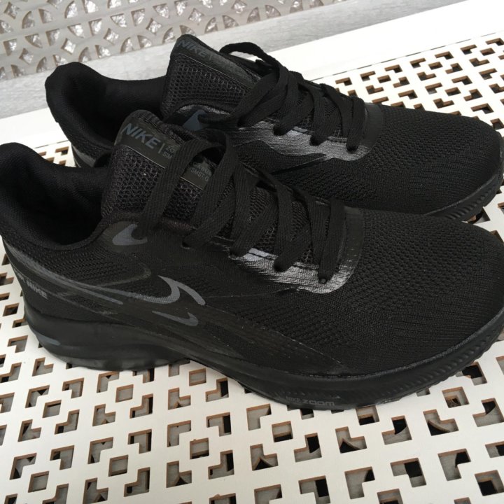 Кроссовки Nike 39р (25,5 см по стельке)