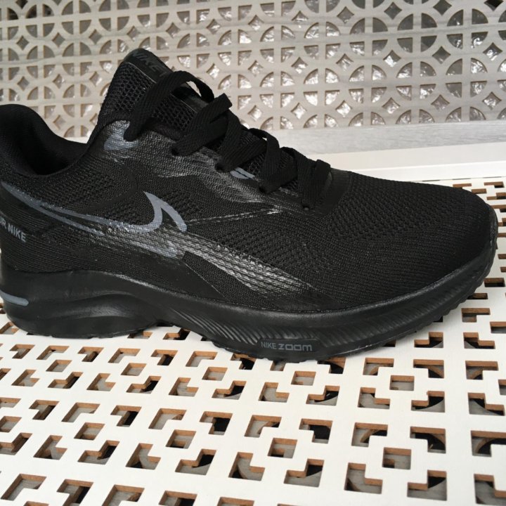 Кроссовки Nike 39р (25,5 см по стельке)