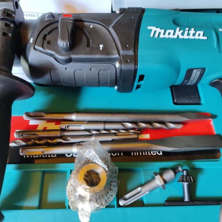 Перфоратор Makita.