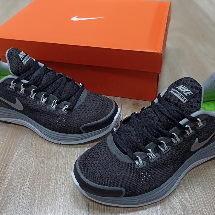 Кроссовки Nike Lunarglide 4