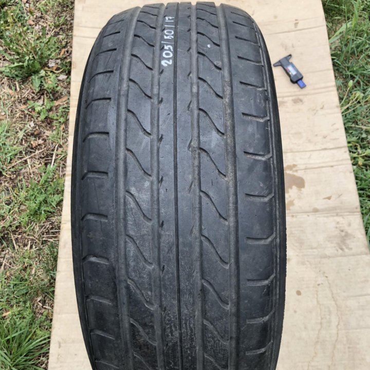 205/50 R17 шина летняя Йокогама 1шт