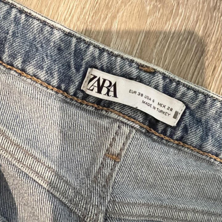 Джинсы Zara