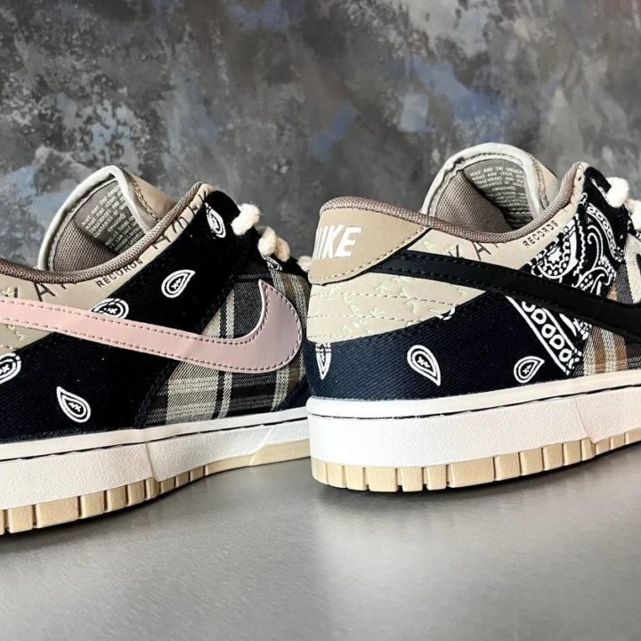 Кроссовки Travis Scott x Nike Dunk Low (44)