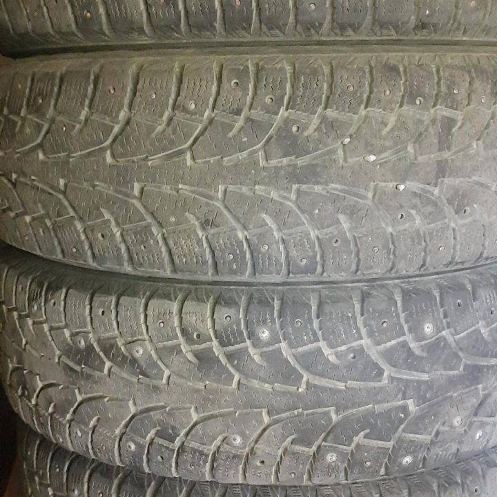 215/70 R16