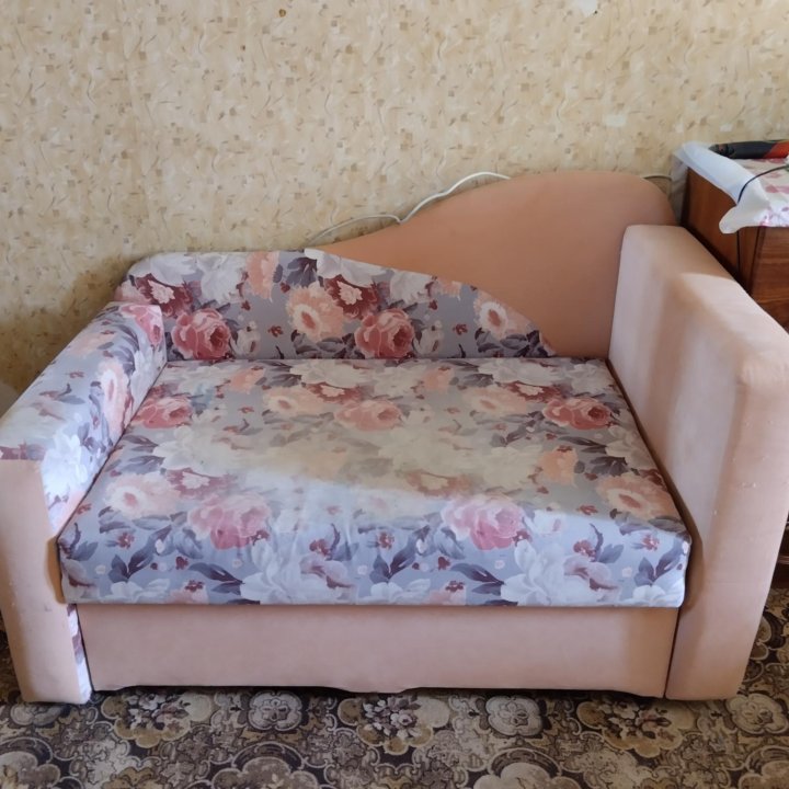 Диван- малютка