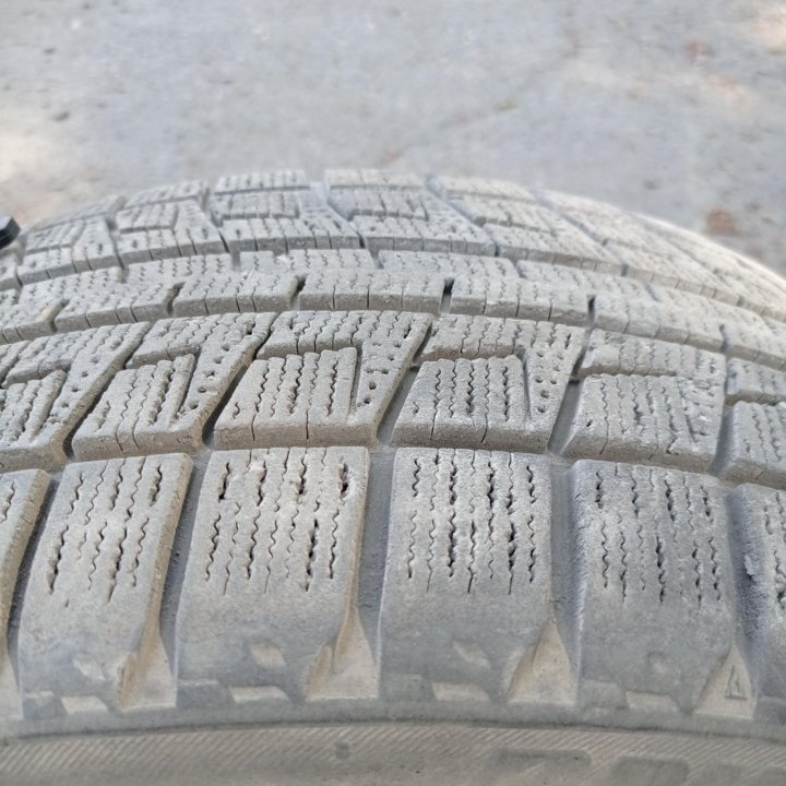 215/45 R18 Bridgestone Blizzak Revo2