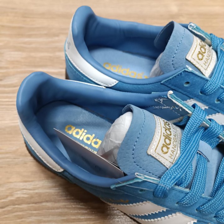 Кроссовки adidas spezial