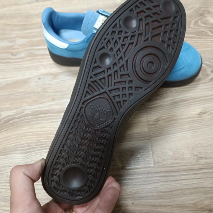 Кроссовки adidas spezial