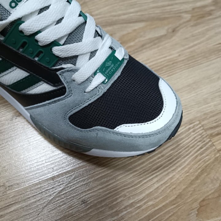 Кроссовки adidas torsion