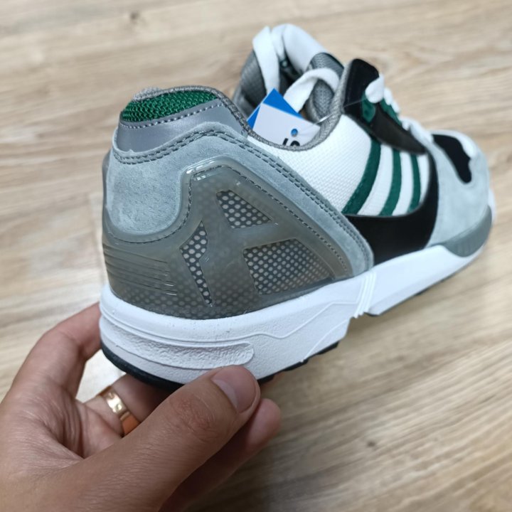 Кроссовки adidas torsion