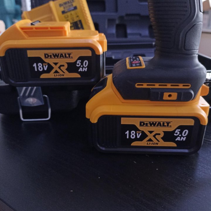 Гайковерт Dewalt новый без оснастки